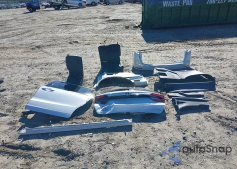 2024 Honda Odyssey Sport z USA, uszkodzony, nr VIN 5FNRL6H72RB024382